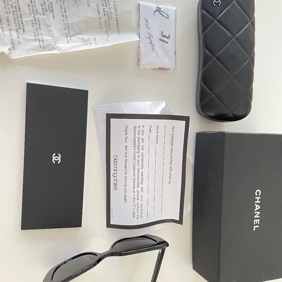 CHANEL authentic 5422 sunglasses retail paid over $600 main image 7